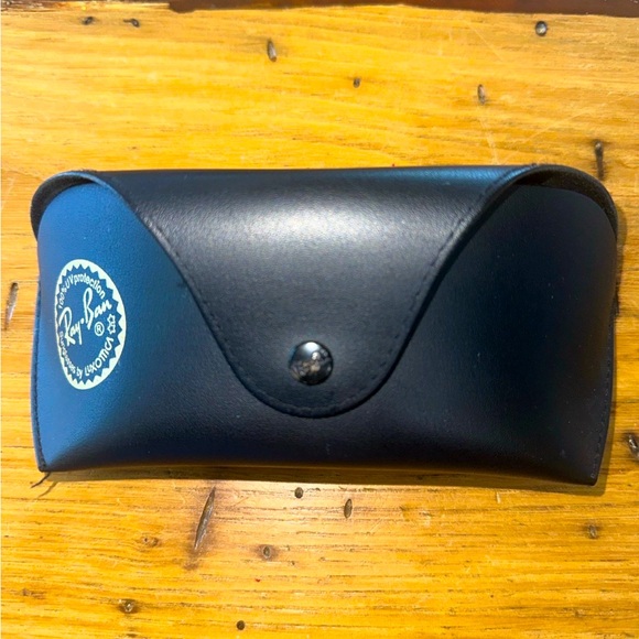 Ray Ban Sunglasses Case Snap Storage Case - Picture 1 of 3
